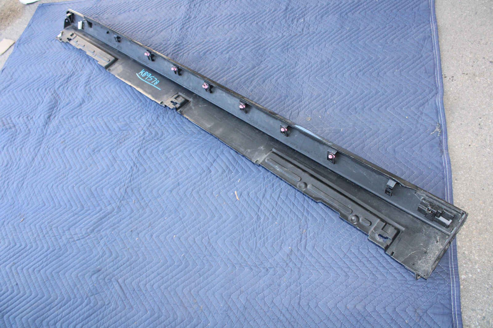 1922 MAZDA 3 ROCKER PANEL MOLDING TRIM ORIGINAL GENUINE FACTORY OEM