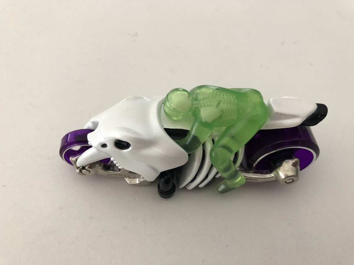 2004 Hot Wheels Thunder Cycles Bone Beast Cybertooth H0447