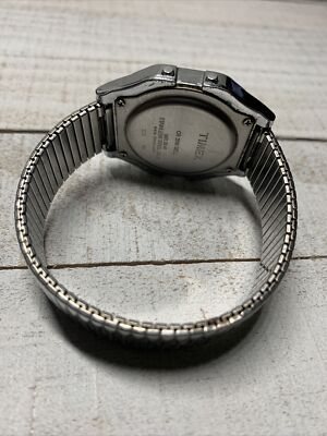 TIMEX 555 R6 Classic Digital Indiglo 33mm Silver Tone watch Needs