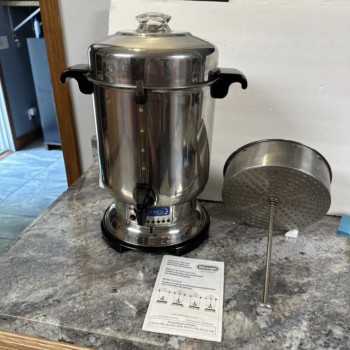 Delonghi Deluxe Stainles Steel Percolator Coffee Urn 60 Cups DCU72  freshness ind