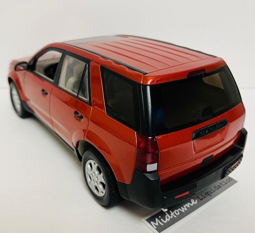 AUTOart 2002 Saturn Vue Dealer Diecast 118 Scale Replica Metallic
