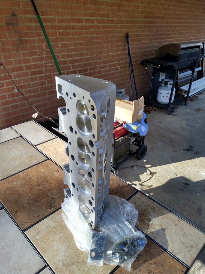 Speedmaster Cylinder Heads 190 SBC 3/8 Studs, Guides & Elgin Bolts 64cc