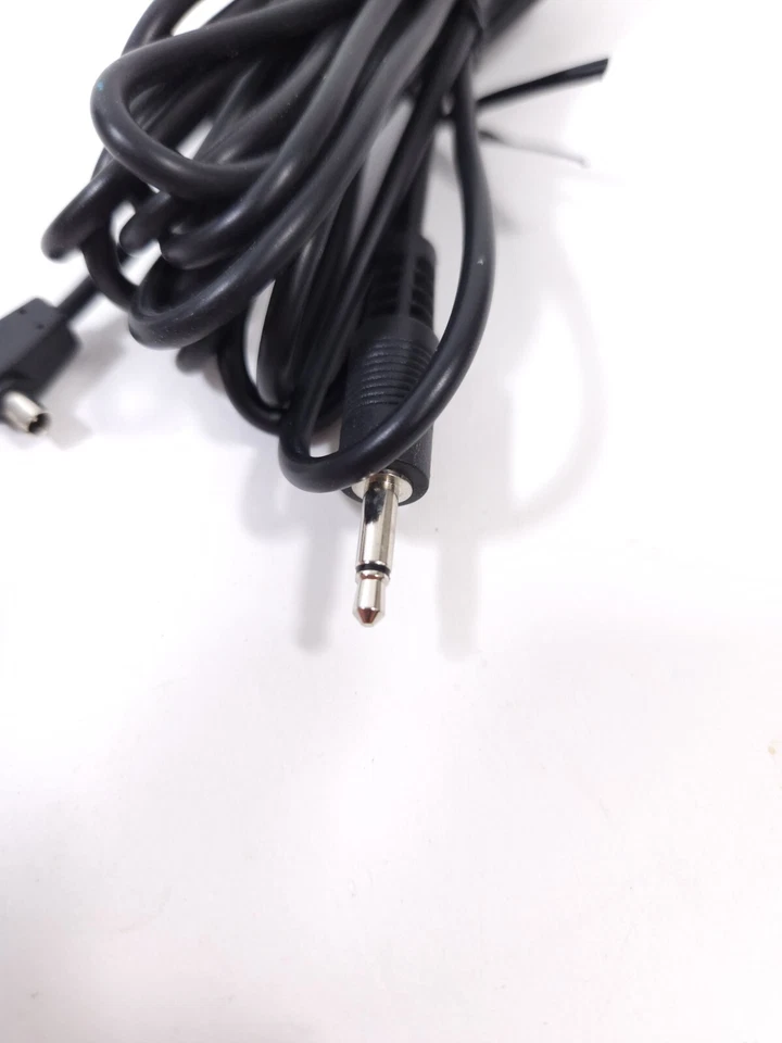 Pocket Wizard 10' Flash Sync Cable from 1/8" (3.5mm) to Hot Shoe - Image 2 of 3