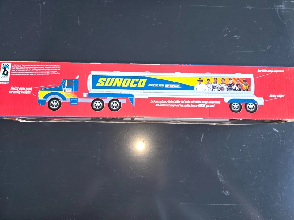 Sunoco NASCAR 2005 edición limitada petrolero en caja original Foto 3 de 4