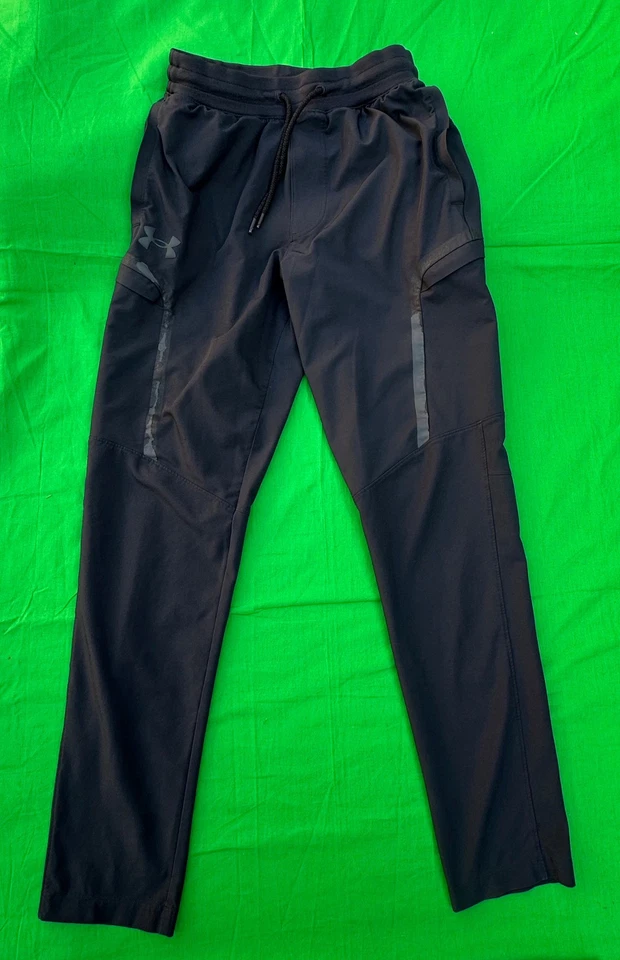 Lot of 3 Under Armour Men's Pants Size M. - Image 2 of 4