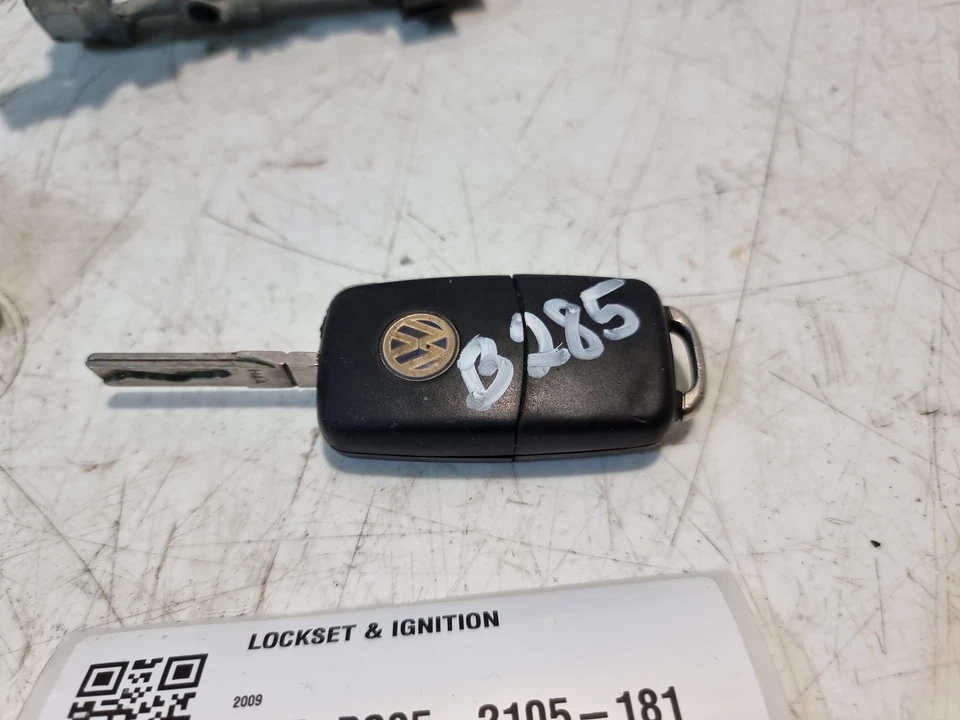 Volkswagen Golf Plus Ignition Switch & Key & Door Lock 1.9 2009 OEM 1K0905851B - Image 3 of 4