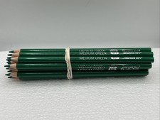 20 COUNT MEDIUM GREEN 111 - Shuttle Art Colored Pencils