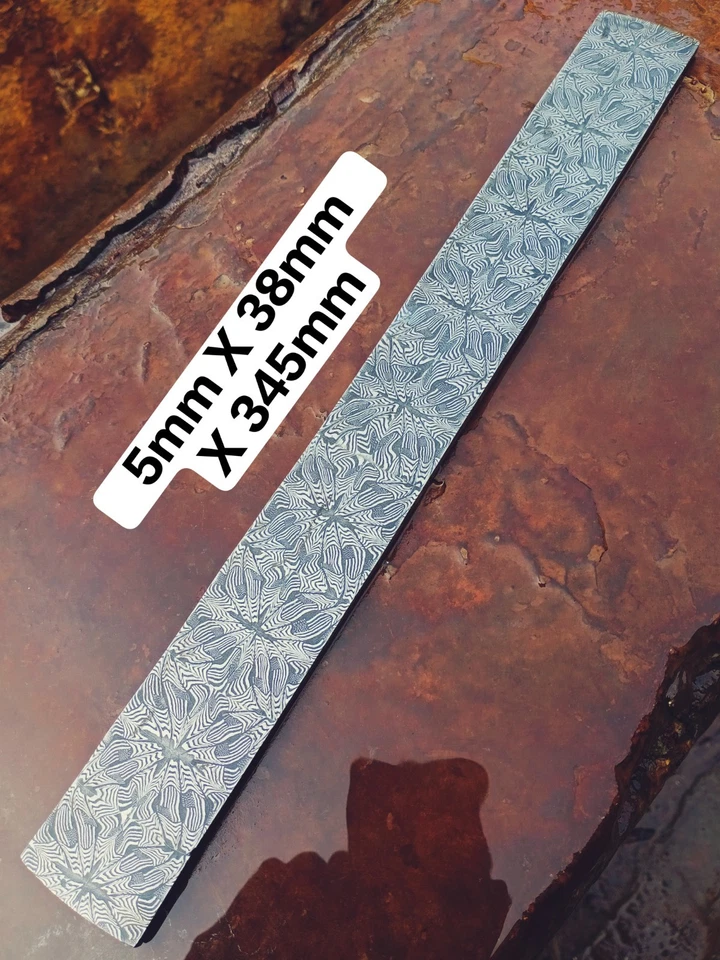 Bandera de EE. UU. Damasco Acero Forjado a Mano Personalizado Hecho a Mano Barra de Billet para Cuchillo de Caza Foto 3 de 4