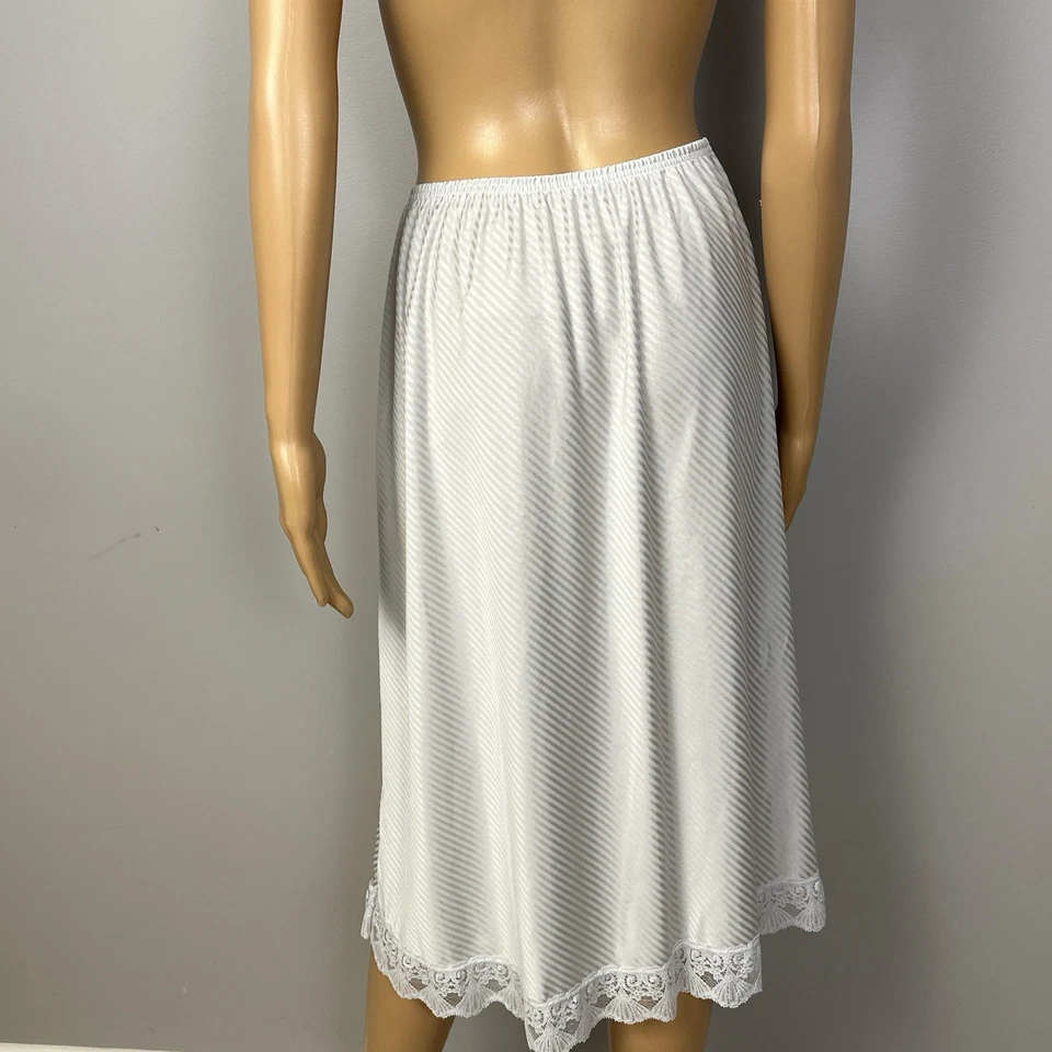 De colección Vanity Fair Gris Plateado Medio Deslizamiento Mediano BF Borde de Encaje Rayas Brillantes Foto 4 de 4