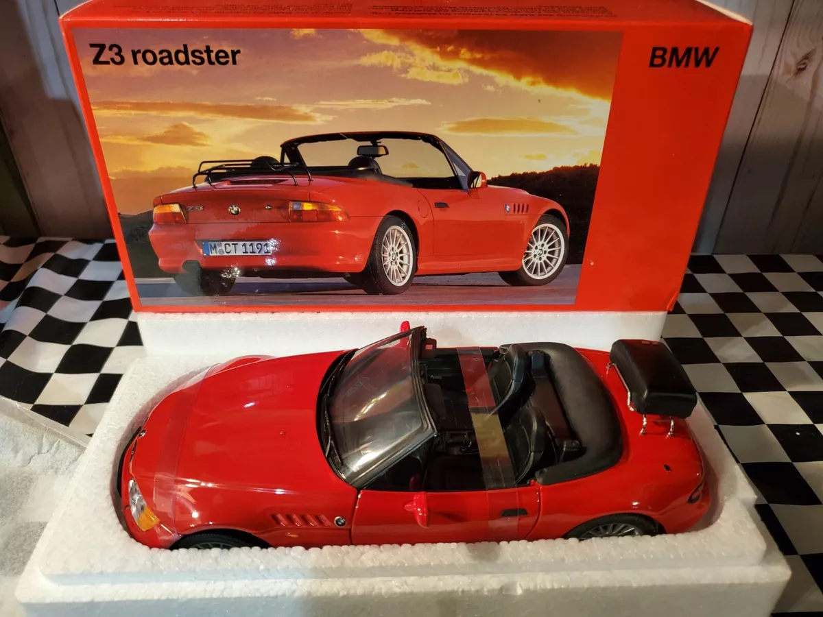 BMW Z3 COUPE 2.8 vert métal 1/18 UT MODELS 80439422349 voiture miniature  collect 