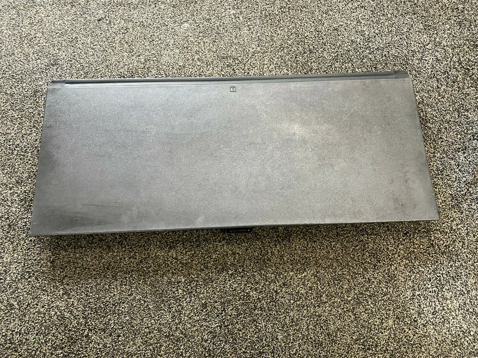2002-2007 Chevrolet Avalanche Escalade XLT OEM Tonneau Cover Panel #1 Gray - Image 4 of 4