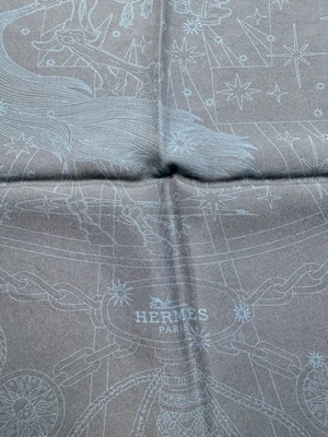 Foulard Carré Hermès 90 Soie « C'est La Fête » Double Face - Collection Rare - Bleu Cheval