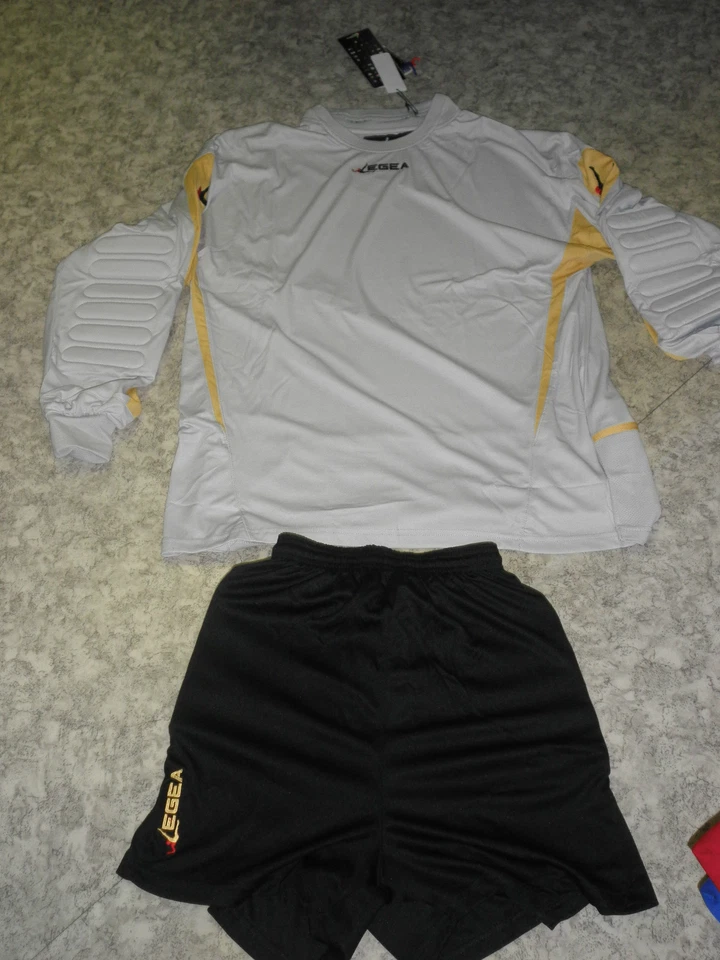 Torwart-Set WEMBLEY von LEGEA ,Trikot mit Hose, grau / gelb, S+XL