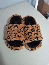 Crocs Classic Leopard Fur Slide Leopard / Black, Women's 6 /Men's 4 -