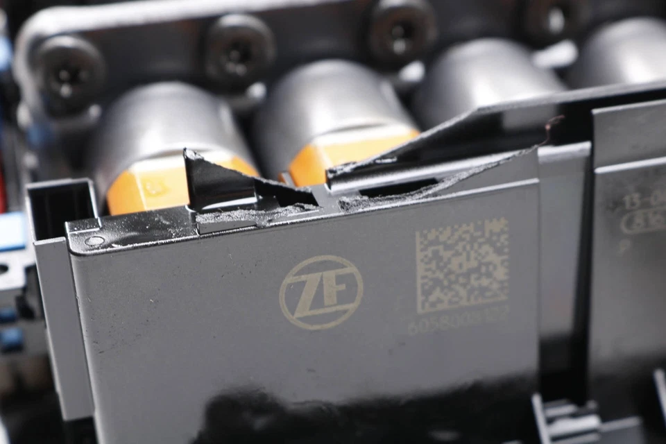 AUDI A4 QUATTRO 2013-2016 2,0 L - Cuerpo de válvula de transmisión / mecatrónico Foto 3 de 4