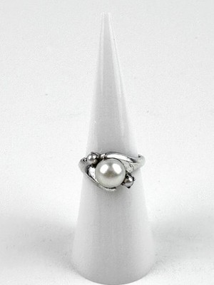 Vtg .925 Sterling Ring  1 Big & 2 Small Pearls Sz 5.25 Marked SIL Some Scratches