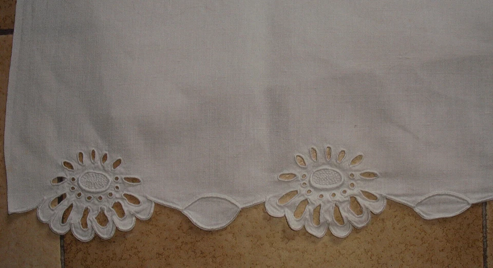 Ancien drap lit enfant en métis brodé - Photo 4/4