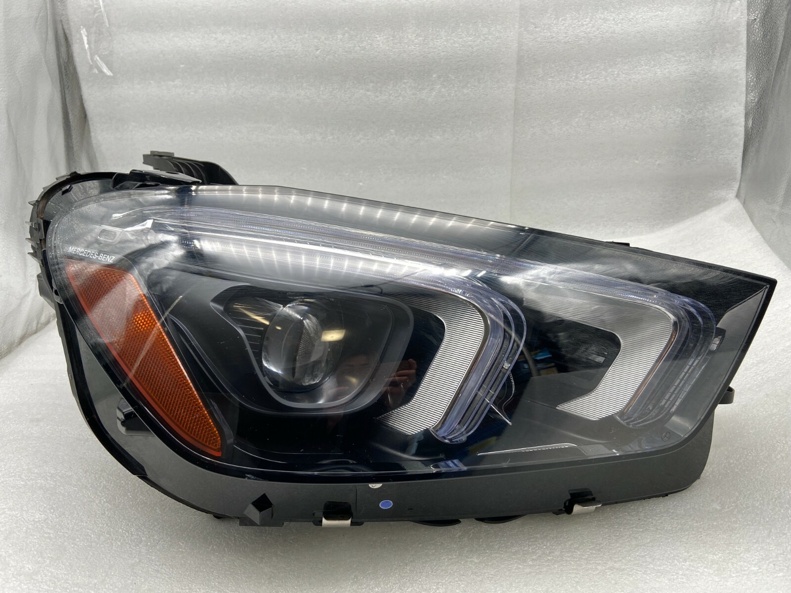 Good 2020-2022 Mercedes Benz X167 GLE450 GLE580 Right LED 