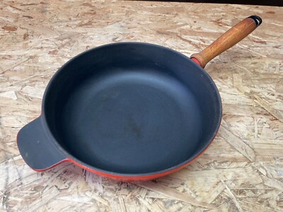 große Bratpfanne Pfanne Stielpfanne Eisenpfanne  LE CREUSET  Ø 28 cm, Nr.20538