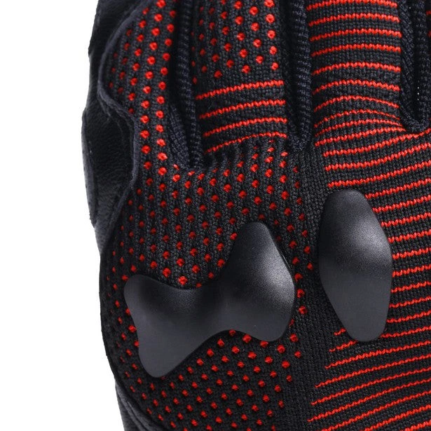 Black Red, photo 10 of 11