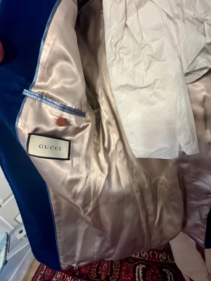Chaqueta de cena Gucci Peak solapa azul terciopelo Foto 2 de 4