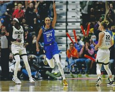 DEWANNA BONNER Signed 8 x 10 Photo WNBA Basketball CONNECTICUT SUN Free Shipping