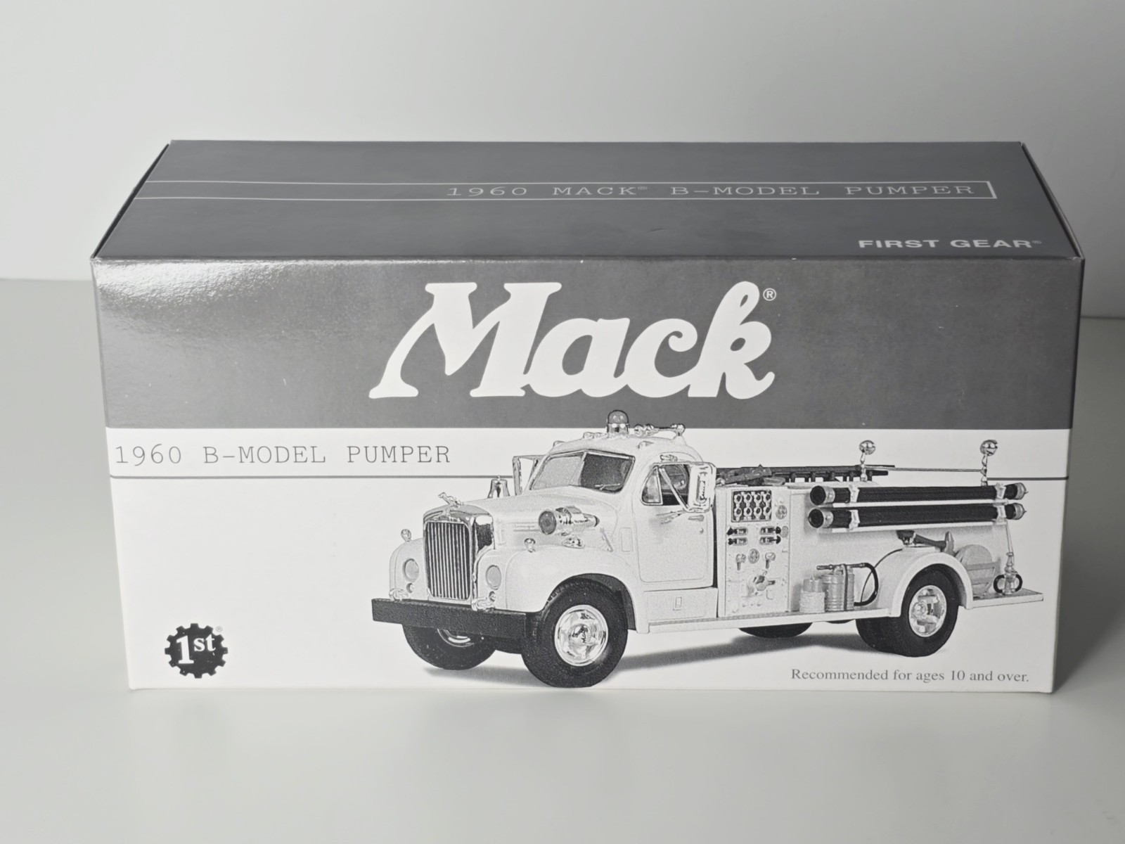 First Gear - 1960 B Model Pumper Texaco Fire Chief - 1:34 Diecast #19-2250