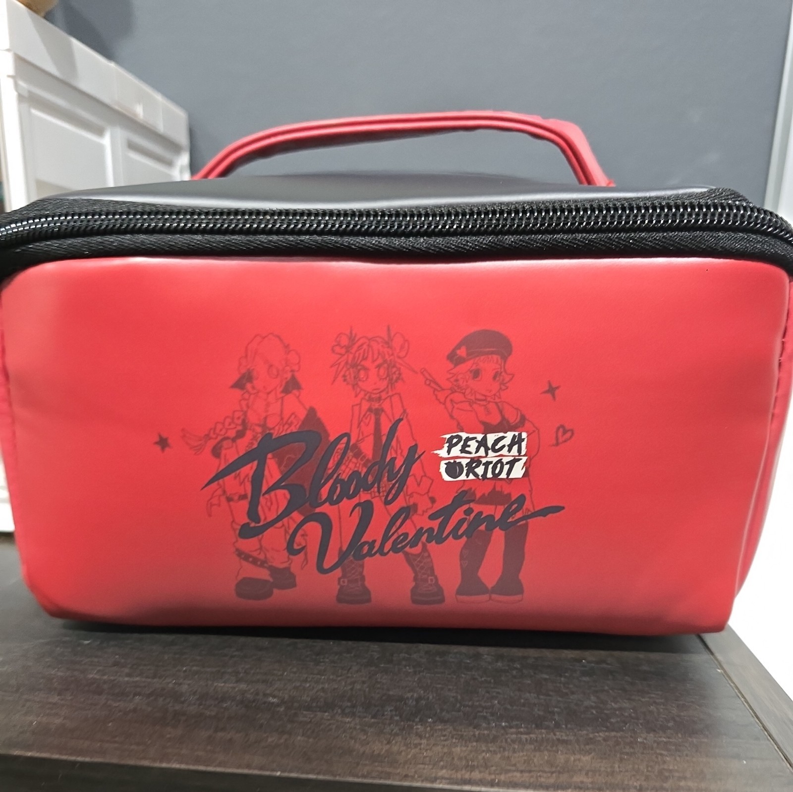 BOLSA DE COSMÉTICOS EDICIÓN LIMITADA POPMART X PEACH RIOT "BLOODY VALENTINE" - EE.UU. Envío