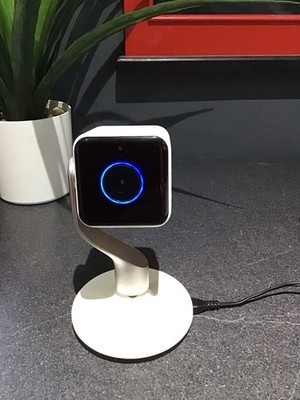 HIVE HC1001 FULL HD KAMERA WEISS INNENBEREICH CCTV MONITOR. Sehr guter Zustand voll funktionsfähig.  