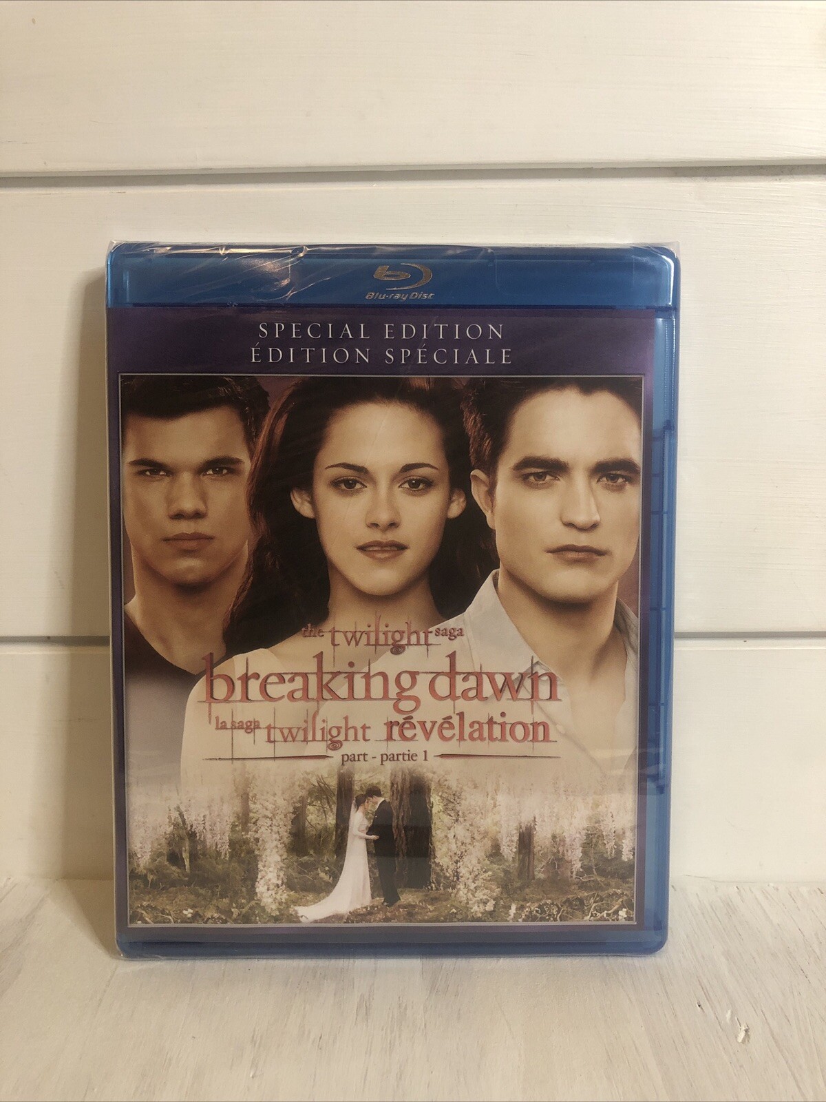 Breaking Dawn Twilight Saga Special Edition~Revelation Part 1~Blu-Ray~New~LBDV9