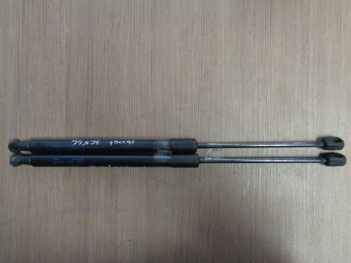 VW Passat Variant 3C Bj.05-10 3C9827550A Set Gasfedern Heckklappe