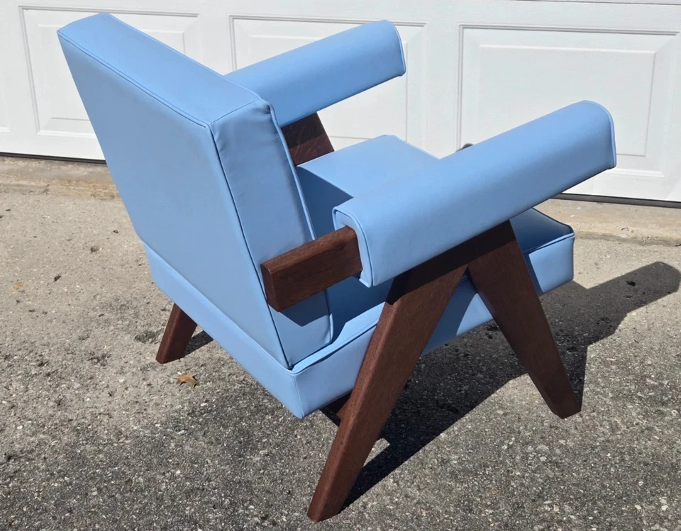 Klarel Chandigarh upholstered lounge chair Pierre Jeanneret design, Baby Blue - Image 4 of 4