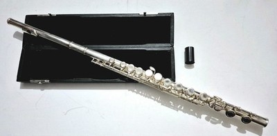 Roy Benson Flute Model FL-201E with Hard Case, pre owned