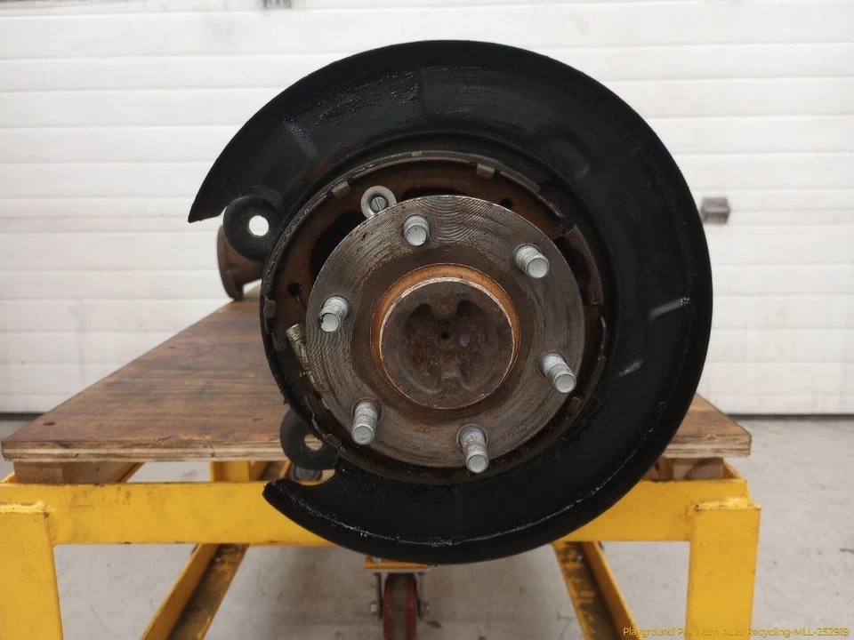 Nissan Xterra Rear Axle Assembly Automatic 4WD PRO-4X 3.36 Ratio Fits 2007-2015 Foto 3 de 4