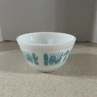 PYREX 401  " AMISH BUTTERPRINT " 1 1/2 PT.  ROUND NESTING MIXING BOWL