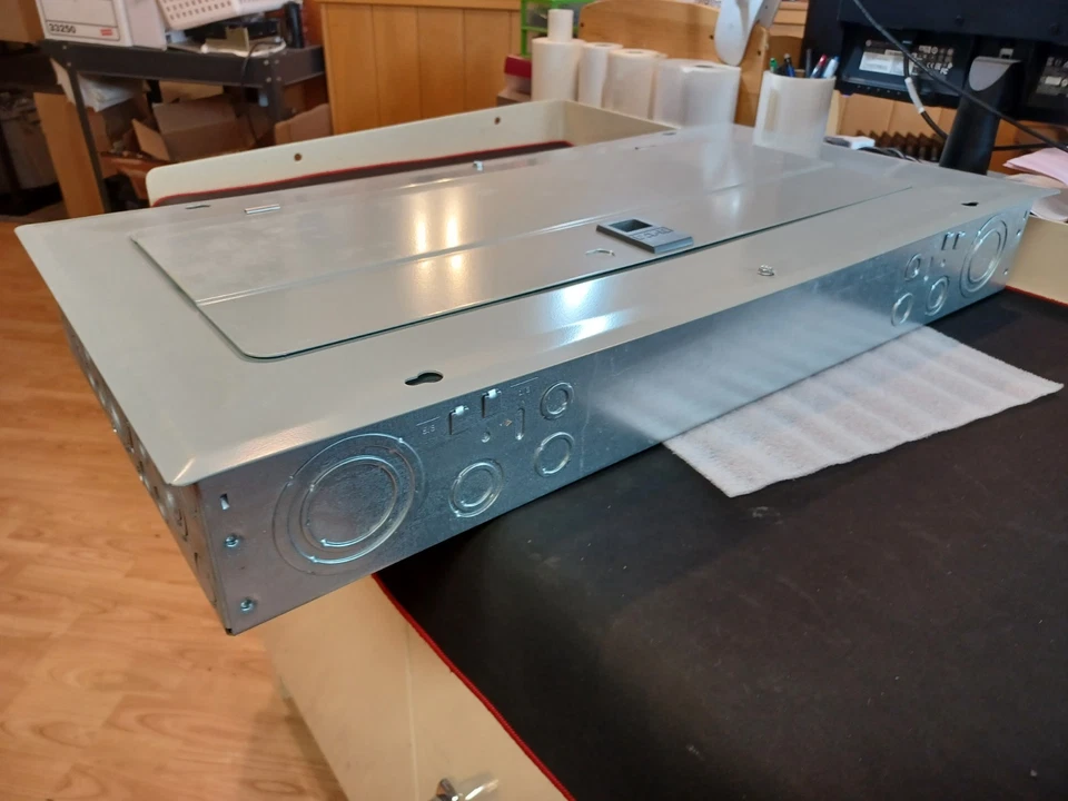 Interruptor principal centro de carga interior Eaton BRP30B100 100A 120/240V 1P 30/60 Foto 3 de 4