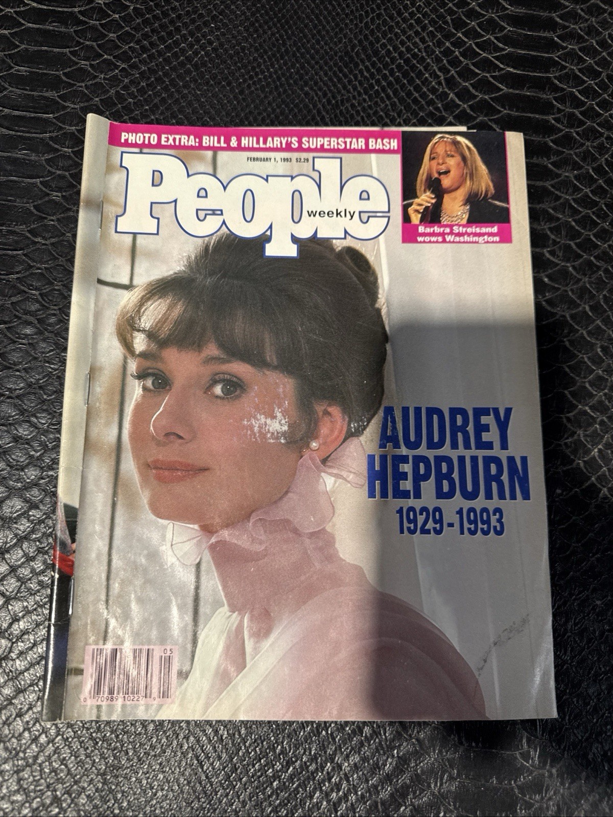 RARE Back Issue - PEOPLE Magazine - Feb 1994 - Audrey Hepburn Obit - Streisand
