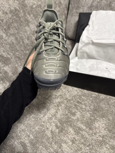 Taglia UK 6.5 - Nike Air VaporMax Plus Low Nero Grigio Verde Cachi - AFFARE! - Foto 14 di 24
