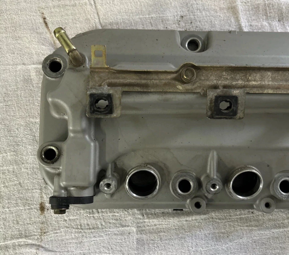 2005 年本田导引阀盖原始设备制造商前盖 — 第 4/4 张图片