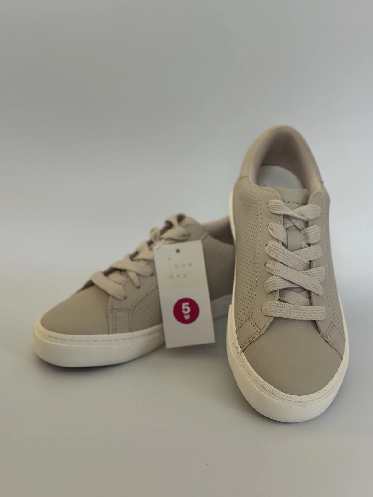 A New Day; Maddison Sneakers Lace Up Padded Ankle Collar Women’s 5W Tan NWT