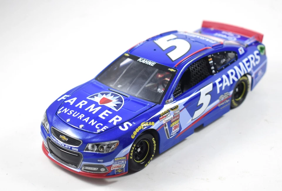 Kasey Kahne #5 Farmer's Insurance 2014 Chevrolet SS Elite Lionel 1/24 - Image 3 of 4