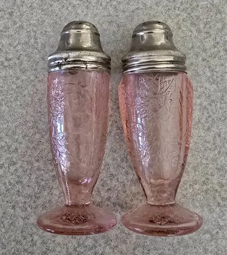 Jeannette Poinsettia Pink Depression 2 Salt And Pepper Shakers Glass Floral