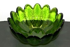 Unmarked Large Heavy Handblown Emerald Green Scalloped Edge Serving Bowl 10.5