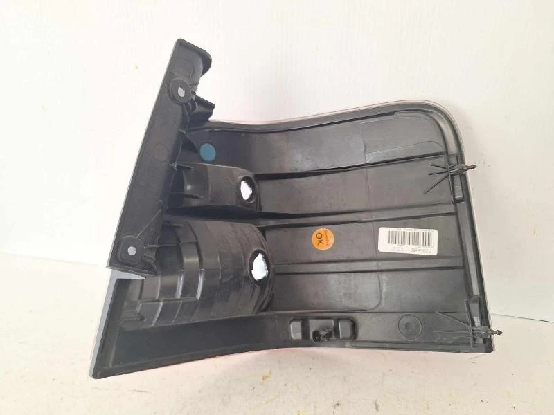 Luz trasera izquierda del lado del conductor Ford Taurus X 2008-2009 OEM Foto 3 de 3