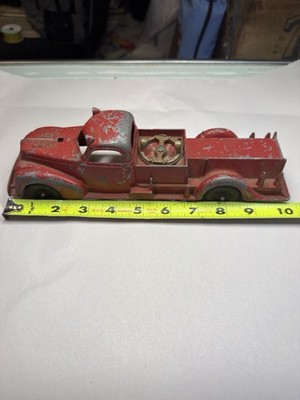 Hubley Kiddie Toy # 472 Fire Engine Truck USA. Die Cast Metal Orignal Paint