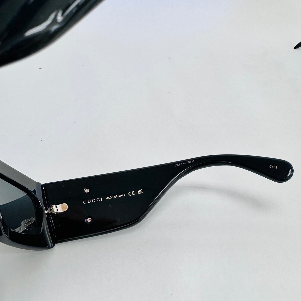 GUCCI MATELASSE 0811 Shiny Black Quilted Chunky Sunglasses GG0811S