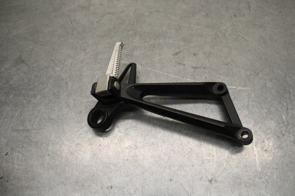 15-17 YAMAHA YZF R3 CLAVIJA PASAJERO TRASERO DERECHO BB651 Foto 4 de 4