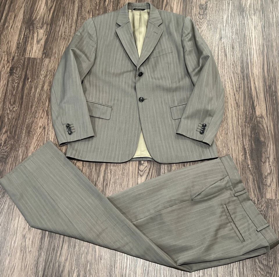 Костюм мужской Banana Republic 40S брюки 33X30 два предмета светло-коричневый в тонкую полоску - Изображение 2 из 4