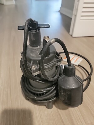 Flotec 1/2 HP 6000 GPH Zinc Submersible Sump Pump for Basement Water Flotec 1/2 HP 6000 GPH Zinc Submersible Sump Pump for Basement Water