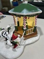 2021 St Nicholas Square Hand-Painted Disney Mickey Mouse Mistletoe Gazebo In Box